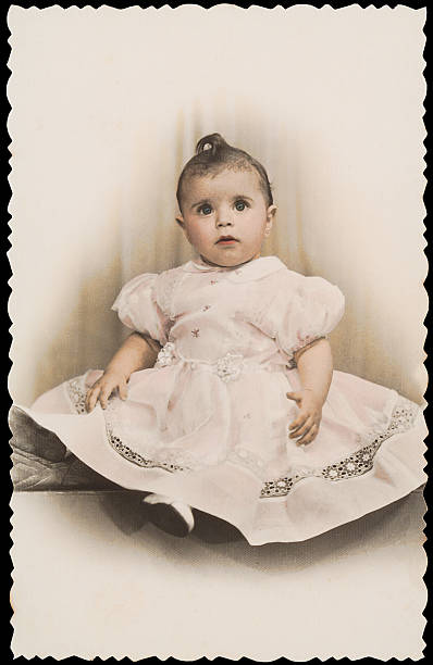 antiguidade fotografias de menina em nice dress 1 - hand colored fotos imagens e fotografias de stock
