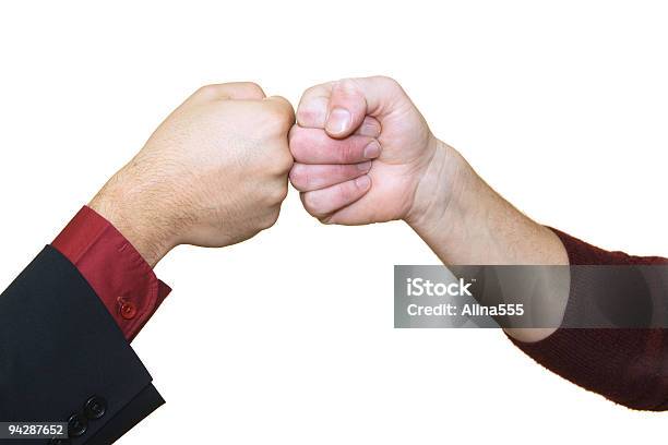 Dos Hombres Lo Fists Juntos Foto de stock y más banco de imágenes de Acuerdo - Acuerdo, Adulto, Amistad