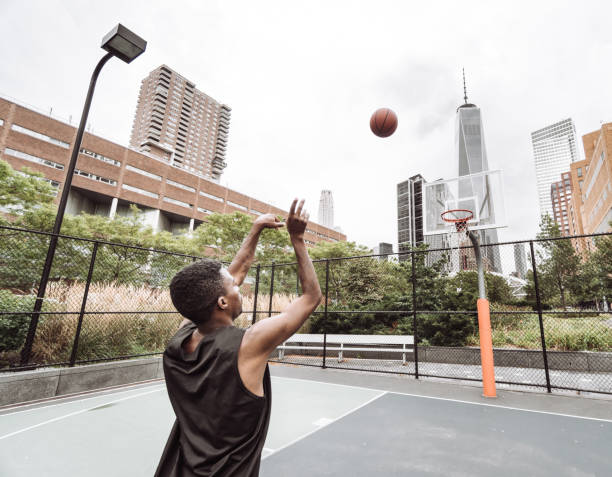istock slam dunk in new york city 942900792