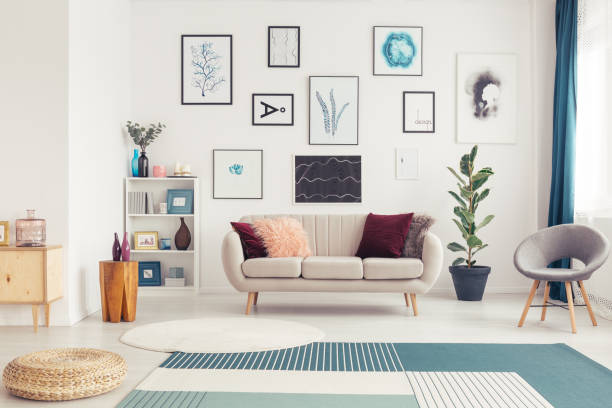 istock Living room with rugs 942920198