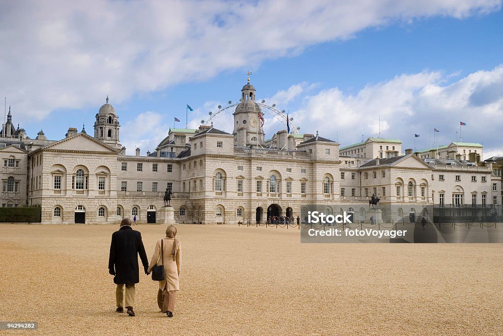 Touristen auf Horse Guards, London - Lizenzfrei Horse Guards-Paradeplatz Stock-Foto