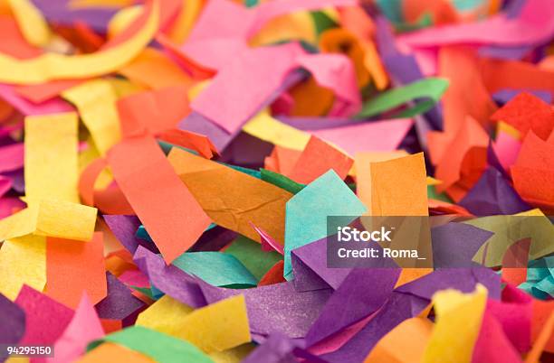 Carta Multicolore - Fotografie stock e altre immagini di Allegro - Allegro, Anniversario, Arancione