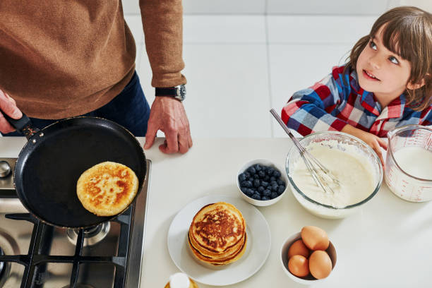 istock Let me teach you my flip son 943009090