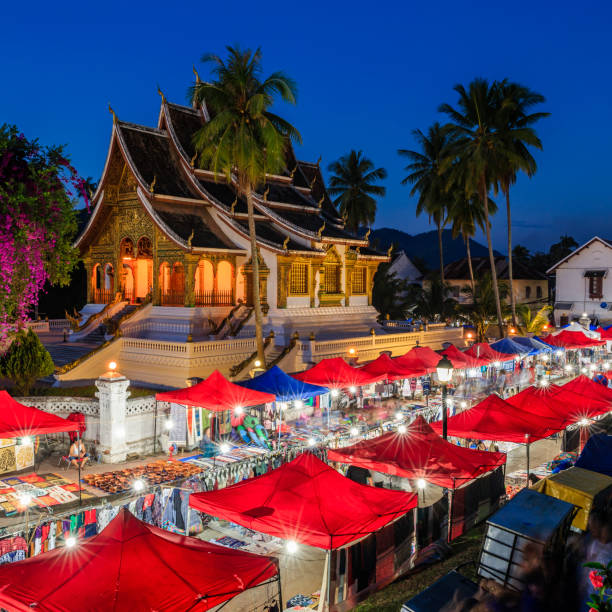 istock Night market in Luang Prabang, Laos 943038812