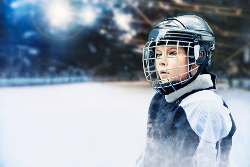 Young jugador de hockey photo
