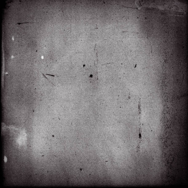 重い穀物を空の正方形の黒と白のフィルム フレーム - フィルムノワールスタイル ストックフォトと画像