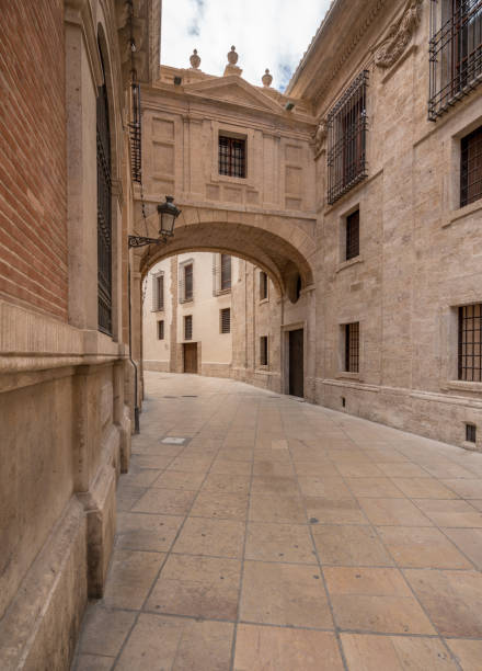 istock Arch on Barchilla Street by Cathedral Valencia 943082028