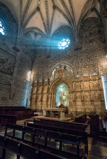 istock Holy Grail inside side chapel of Valencia Cathedral 943085502