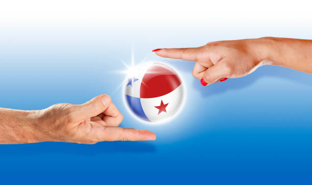 bandera panameña de panamá botón flotante entre con manos humanas - bola 3d de bandera de panamá fotografías e imágenes de stock