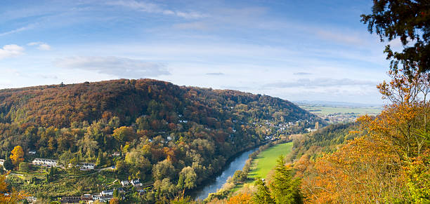 fluss tal dorf wald - homegrown produce environment green forest stock-fotos und bilder