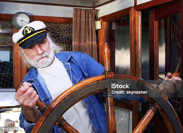 Kapitan Należy Obrócić - zdjęcia stockowe i więcej obrazów Kapitan statku - Kapitan statku, Morze, Pilot