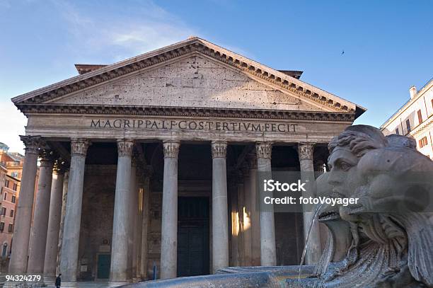 Fonte Panteão De Roma E - Fotografias de stock e mais imagens de Antigo - Antigo, Antiguidades, Ao Ar Livre