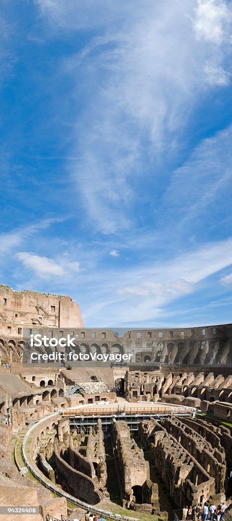 Anfiteatro del Colosseo, Roma - Foto stock royalty-free di Ambientazione esterna