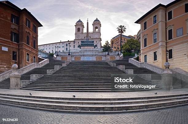 Foto de Degraus Espanhois Piazza Di Spagna Em Roma e mais fotos de stock de Degraus Espanhóis - Degraus Espanhóis, Roma - Itália, Calçada