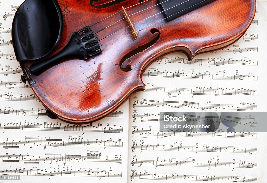 バイオリンを演奏クラシックなシート - 楽譜のロイヤリティフリーストックフォト