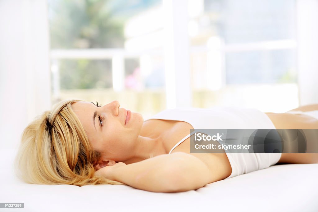 Femme se reposer. - Photo de Adulte libre de droits