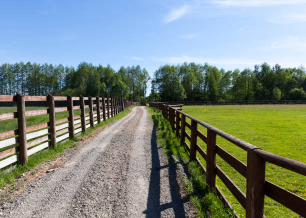 istock Old wooden fence 943288990