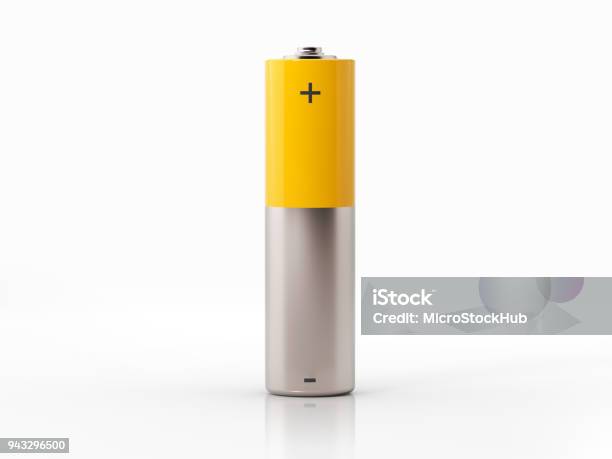 Photo libre de droit de Jaune De Taille Aa Batterie Sur Fond Blanc banque d'images et plus d'images libres de droit de Pile électrique - Pile électrique, Objet ou sujet détouré, Fond blanc