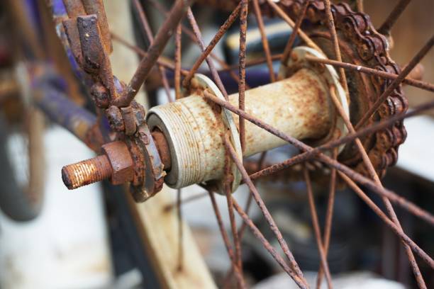 close up rusty chain of bike