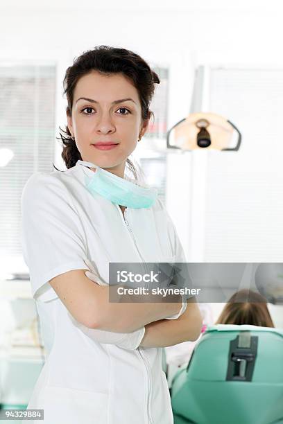 Dentista Feminina - Fotografias de stock e mais imagens de Higiene Dental - Higiene Dental, Médico de Clínica Geral, Adulto