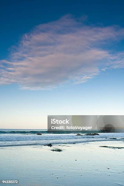 Cromo Costa - Fotografias de stock e mais imagens de Amanhecer - Amanhecer, Ao Ar Livre, Areia