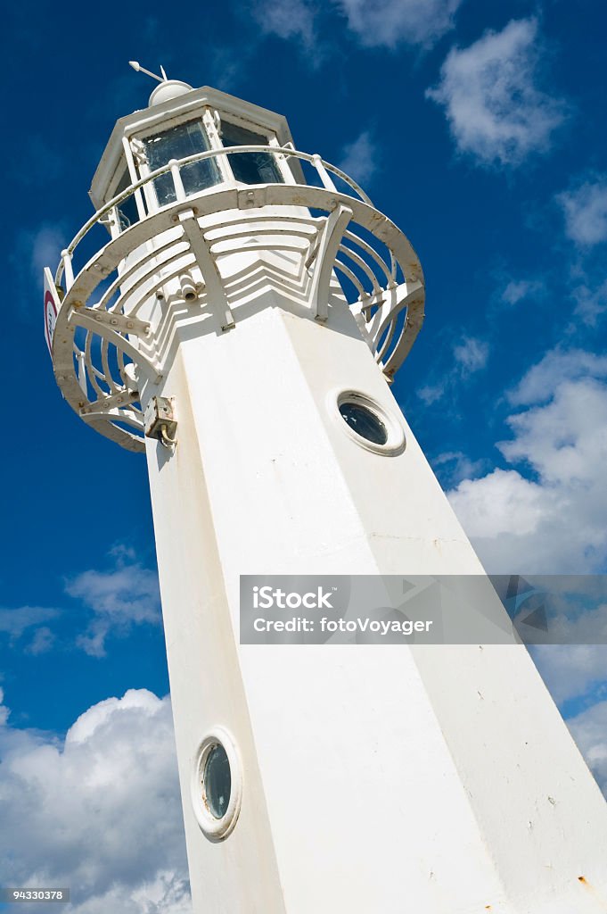 Farol de branca, azul céu - Royalty-free Alto - Descrição Física Foto de stock