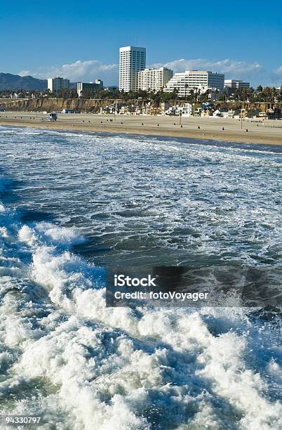 Meer Strand Und Hotels Stockfoto und mehr Bilder von Santa Monica Beach - Santa Monica Beach, Stadt, Anhöhe