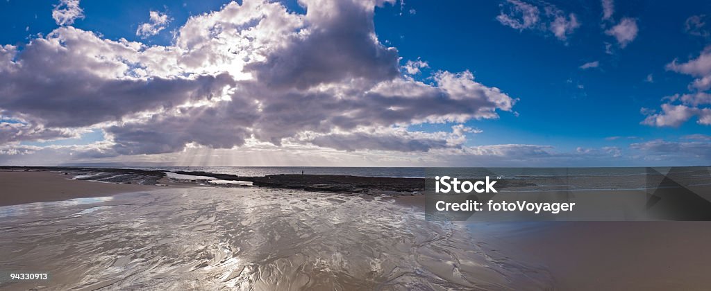 Dramática Praia Paisagem com nuvens - Royalty-free Ao Ar Livre Foto de stock