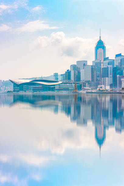 skyline di hong kong victoria harbour - scozia centrale foto e immagini stock