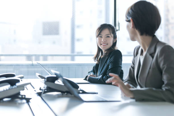 istock Businesswomen working in the office. Positive workplace concept. 943327162
