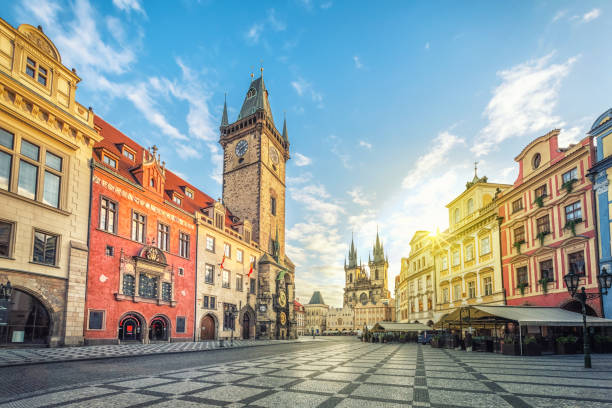 old town hall building with clock tower in prague - praga imagens e fotografias de stock