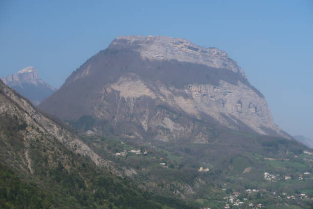 view on the dent de crolles - crolles imagens e fotografias de stock