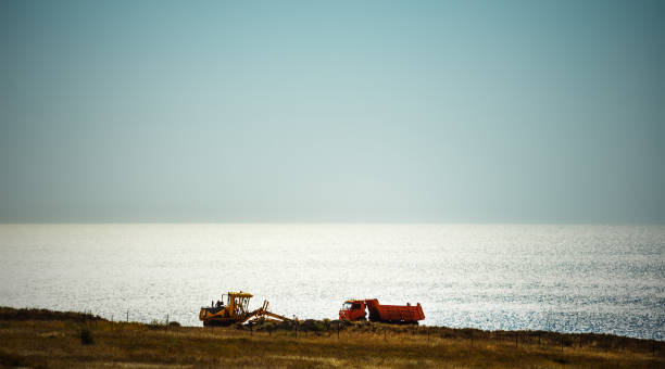 개척시대의 코스트 - clear sky construction vehicle bulldozer commercial land vehicle 뉴스 사진 이미지