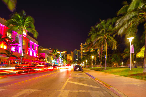 istock Night image of neon lights Miami Beach Ocean Drive 943510522