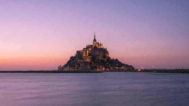 istock Sunset Over Mont Saint-Michel 943588688