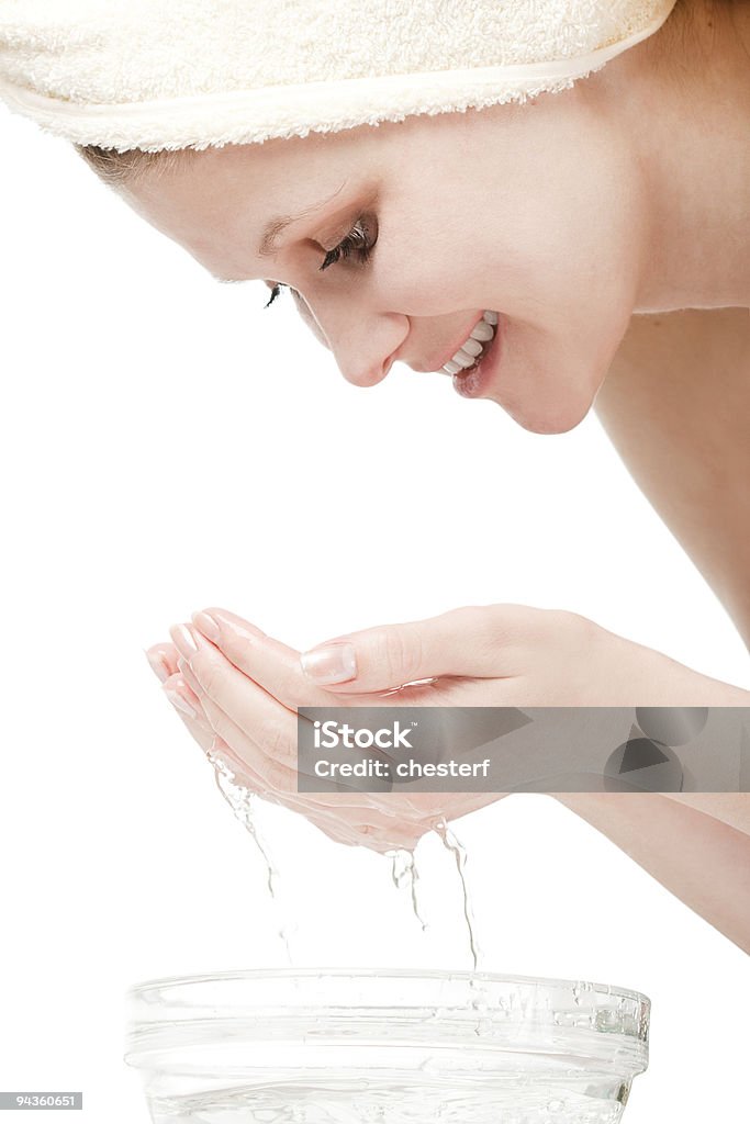 Jovem mulher Lavando o rosto - Foto de stock de Adulto royalty-free