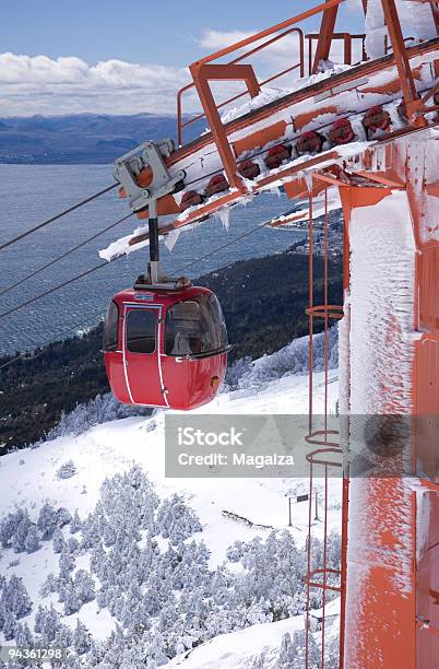 Cable Car Cabina Foto de stock y más banco de imágenes de Colina - Colina, Bariloche, Coche de teleférico