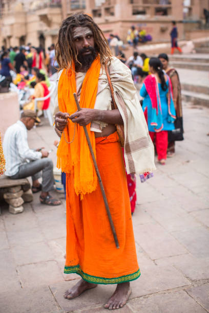 sadhu sur les ghats du gange. - 13431 photos et images de collection
