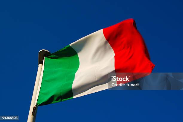 Bandiera Italia - Fotografie stock e altre immagini di Bandiera - Bandiera, Bandiera dell'Italia, Bandiera nazionale