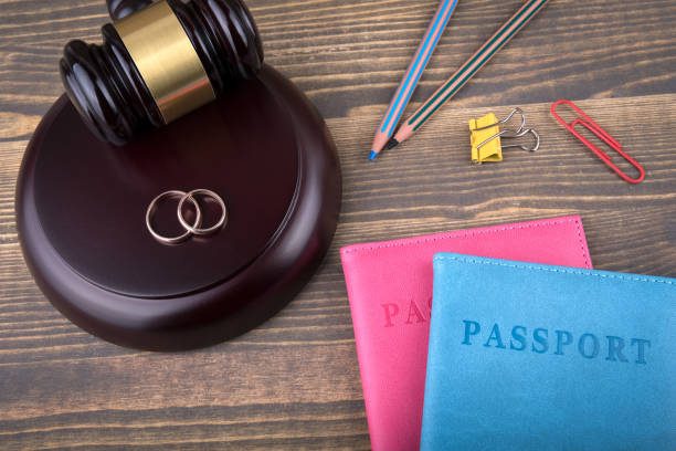 istock abstract divorce, love and family background 943675774