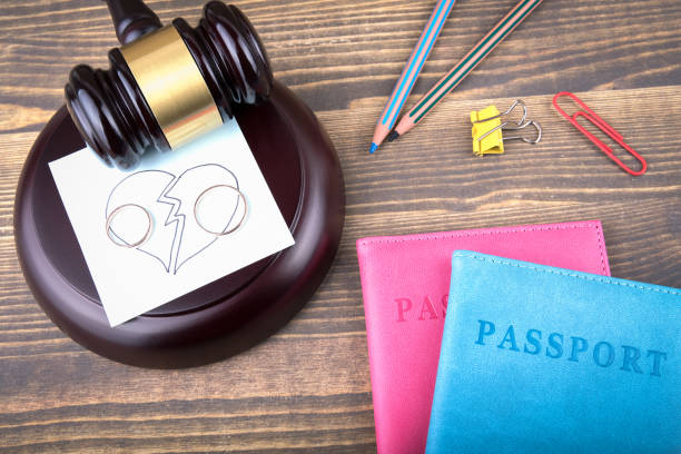 istock abstract divorce, love and family background 943675784