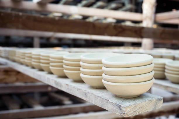 istock Close up clay pottery ceramic Products dry on shelf 943675792
