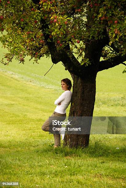 Foto de Paz Na Natureza e mais fotos de stock de Adulto - Adulto, Ajardinado, Campo