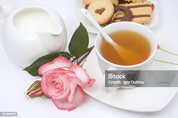 Teetasse Mit Keksen Milch Und Rose Stockfoto und mehr Bilder von Blume - Blume, Butter, Einzelne Blume