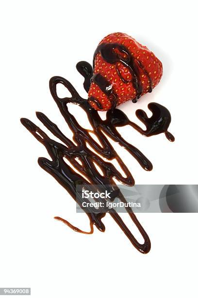 Erdbeeren Mit Schokolade Topping Stockfoto und mehr Bilder von Beere - Obst - Beere - Obst, Braun, Dessert