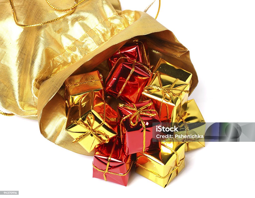 Bolsa dourada com caixas de presente - Foto de stock de Amarelo royalty-free
