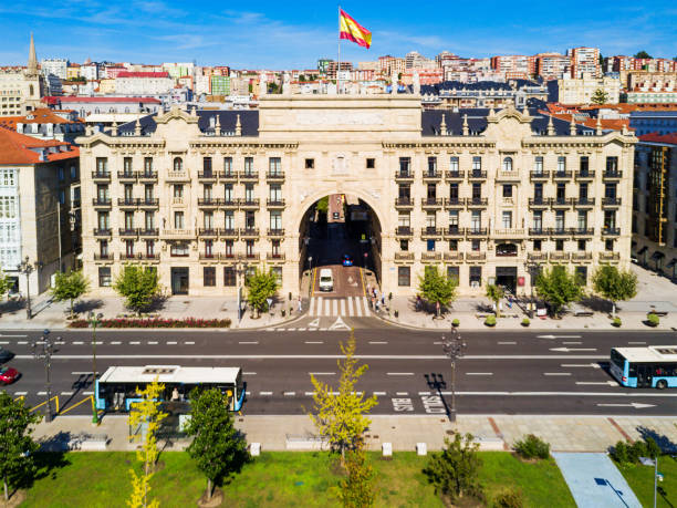 santander banco main bank building - santander imagens e fotografias de stock