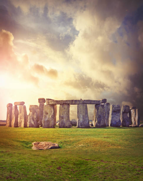 monumento prehistórico stonehenge - edad de bronce fotografías e imágenes de stock