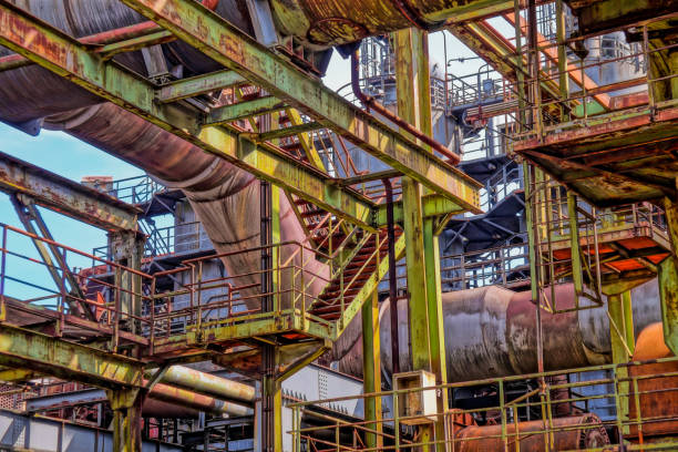 istock Old and rotten industrial facilities 943743498