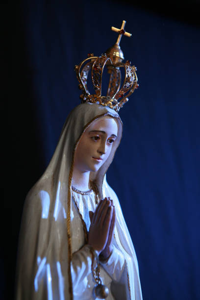 image of our lady of fatima - fatima imagens e fotografias de stock